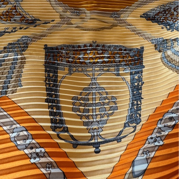 Hermès Vintage Plissé Silk Scarf Orange/Gold & Blue Equestrian + Box - Picture 5 of 10